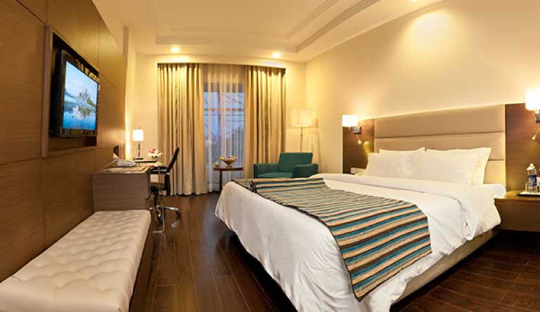 Howard-Plaza-The-Fern-Agra-Room