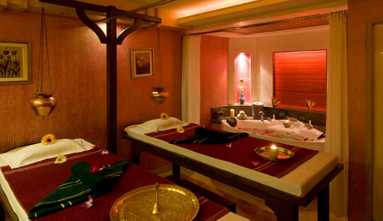 Howard-Plaza-The-Fern-Agra-Spa