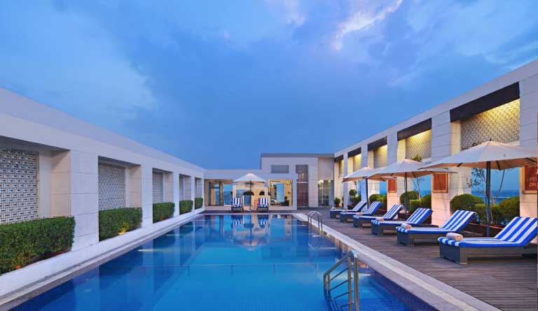 Radisson-Hotel-Agra-Pool