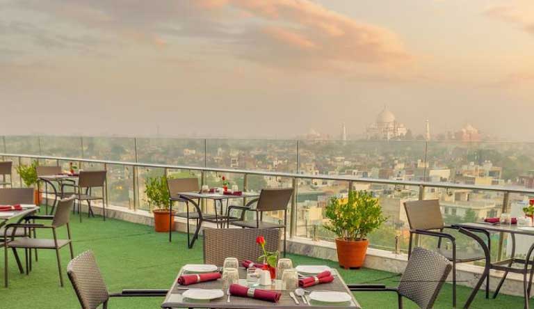 Radisson-Hotel-Agra-Rooftop-dining