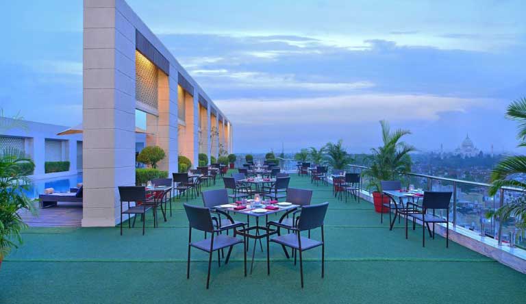Radisson-Hotel-Agra-Rooftop