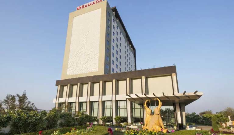 Ramada-Plaza-by-Wyndham-Exterior
