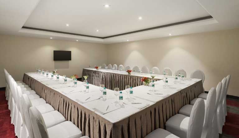 Ramada-Plaza-by-Wyndham-Meeting-Room1