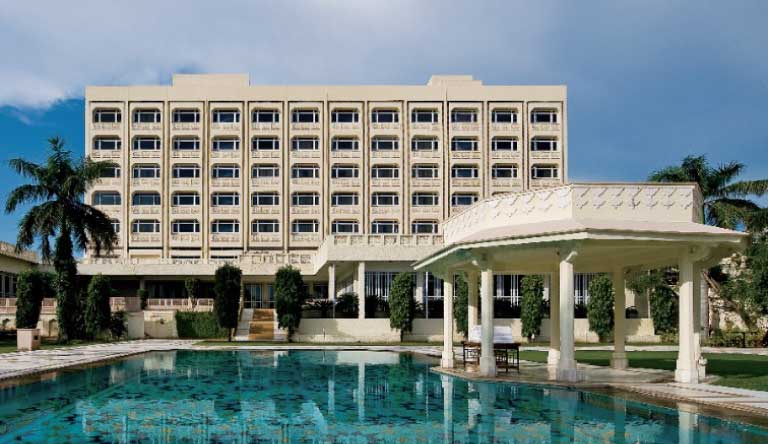 The-Gateway-Hotel-Pool