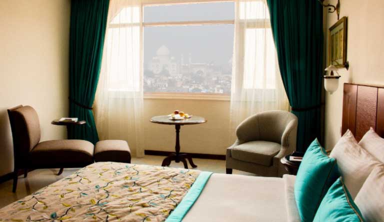The-Gateway-Hotel-Premium-Room-TajView-King-Bed