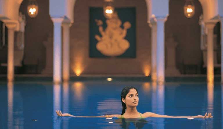 The-Oberoi-Amarvilas-Agra-Pool