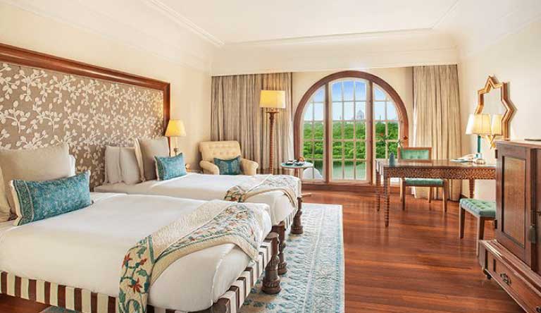 The-Oberoi-Amarvilas-Agra-Premier-Room1
