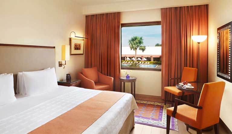 Trident-Agra-Premier-Pool-View-Room