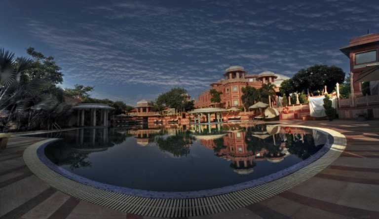Wyndham-Grand-Agra-Exterior