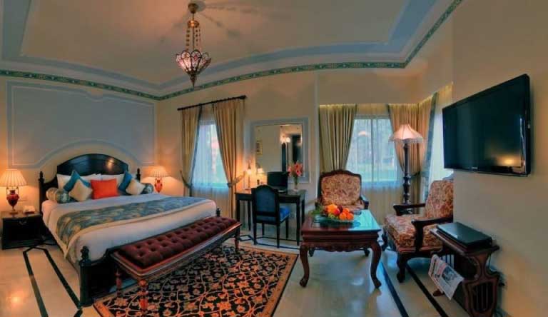 Wyndham-Grand-Agra-Room