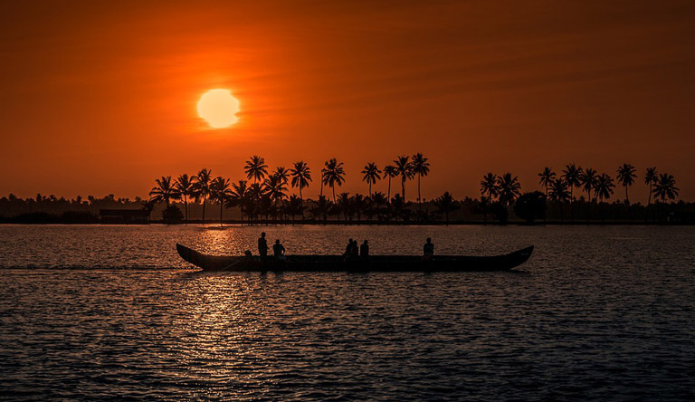 alappuzha-beach-sunset-alleppey-kerala-india