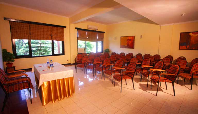 Hotel-Country-Inn-Meeting-Room