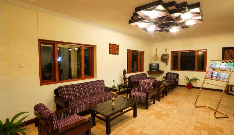 Classic-Hill-Top-Resort-Chamba-Lobby