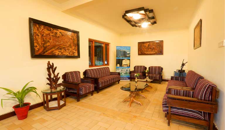 Classic-Hill-Top-Resort-Chamba-Waiting-Area