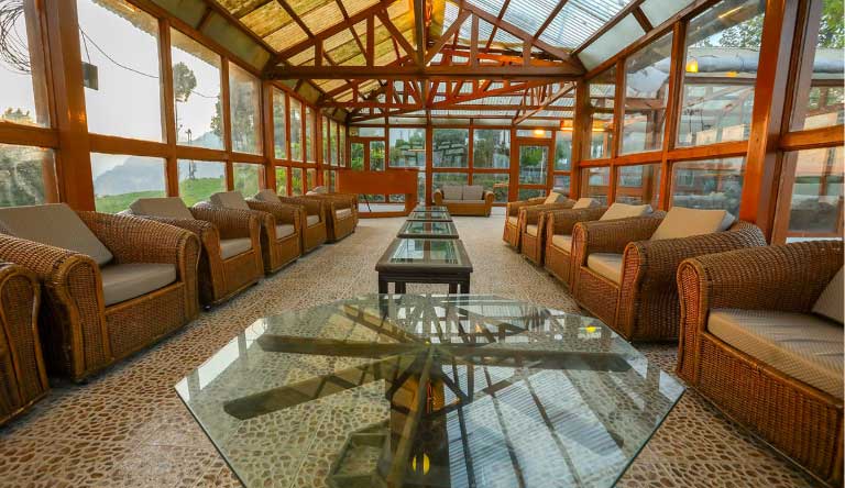 Classic-Hill-Top-Resort-Chamba-WaitingArea