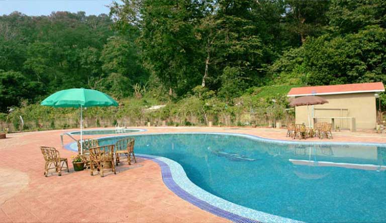 Corbett-Tiger-Den-Resort-Pool