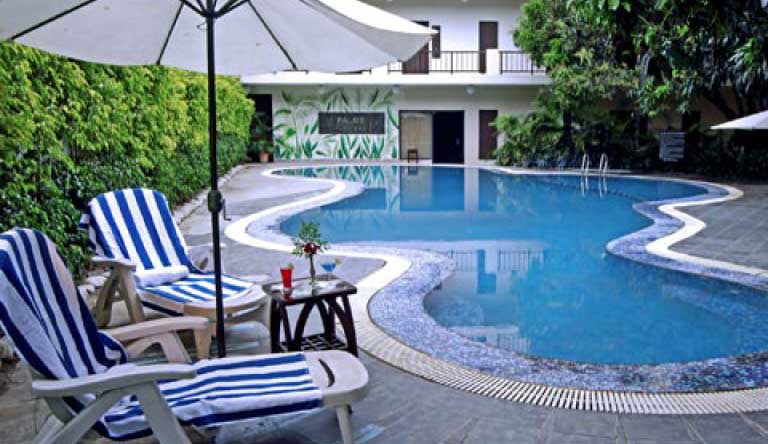 Country-Inn-Corbett-Pool
