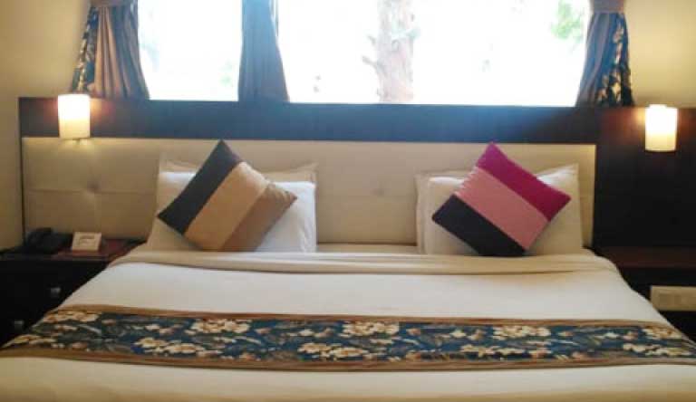 Country-Inn-Corbett-Room3