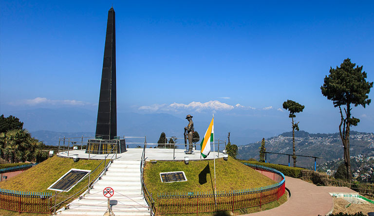 batasia-loop-darjeeling-india