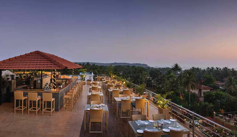 Acacia-Hotel-dining1.jpg