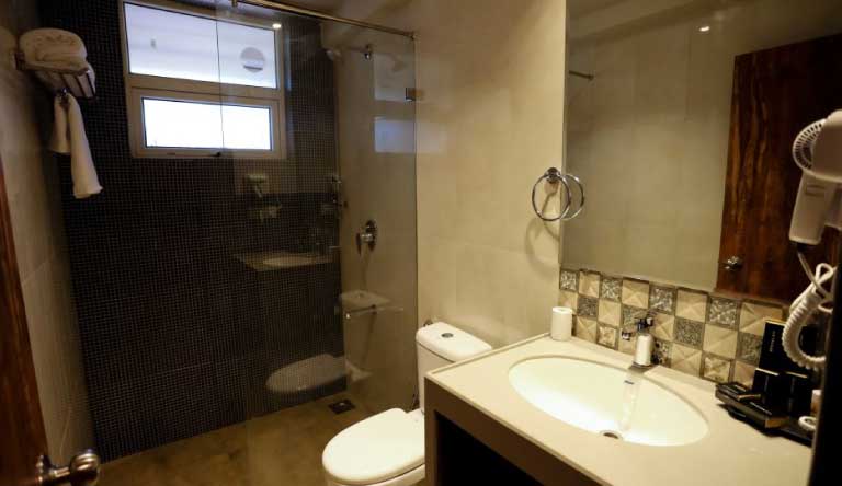 Amara-Grand-Baga-Room-Washroom