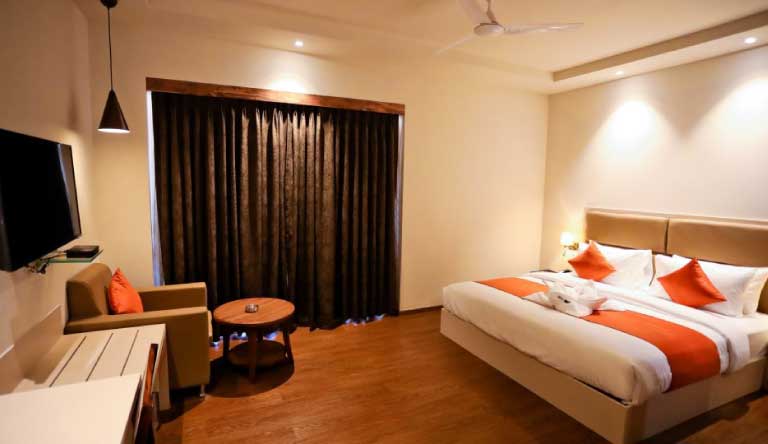 Amara-Grand-Baga-Room2