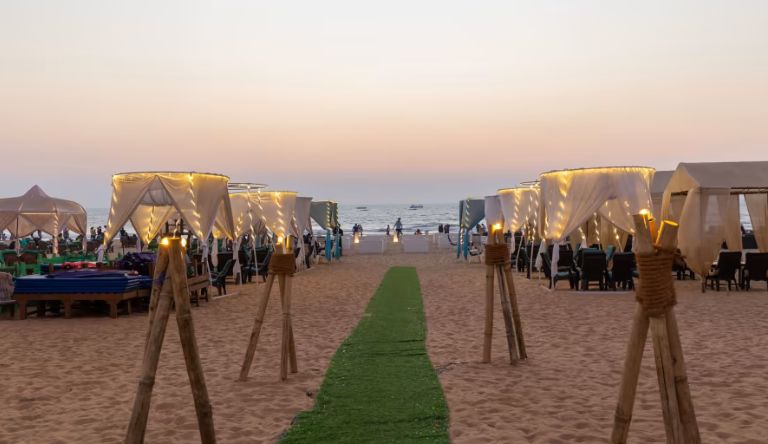 Amara-Oceanfront-Resort-&-Club-Baga-open-dining