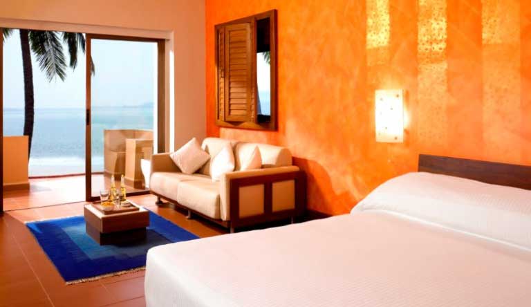 Cidade-De-Goa-Deluxe-Room-with-sit-out-Sea-View