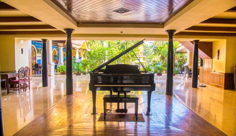 Fortune-Acron-Regina-Lobby