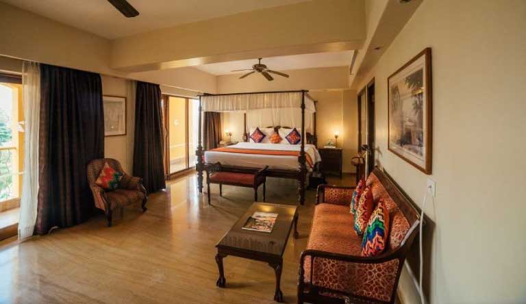 Fortune-Acron-Regina-Suite-Room1