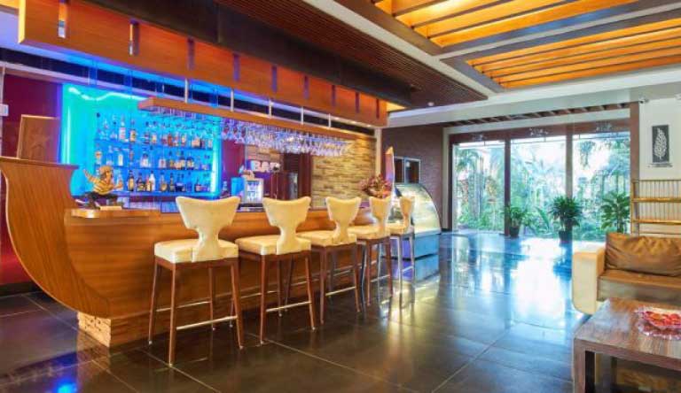 Godwin-Hotel-Goa-Bar