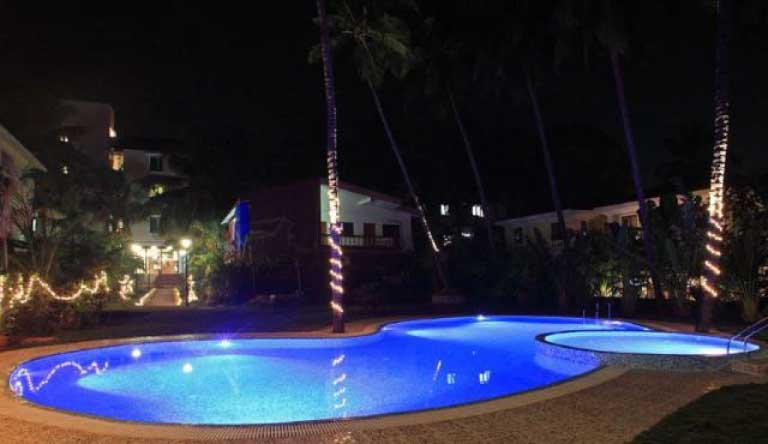 Godwin-Hotel-Goa-Pool-Nightveiw