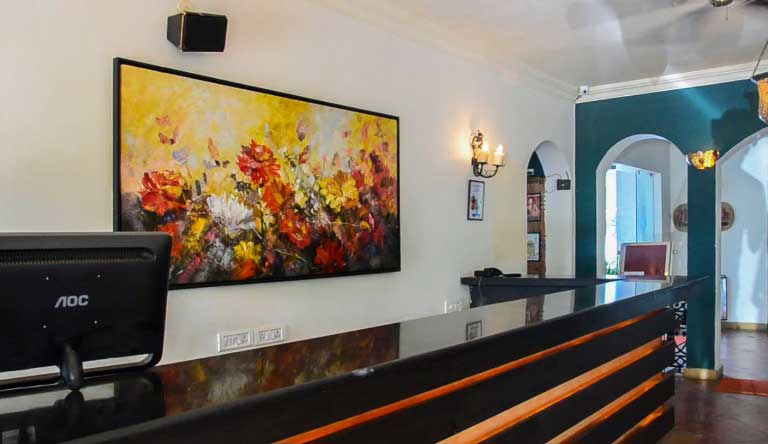 La-Gulls-Court-Resort-Reception