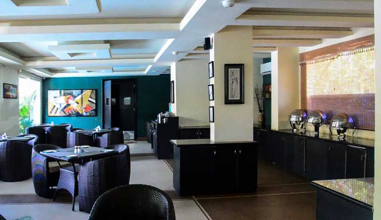 La-Gulls-Court-Resort-Restaurant