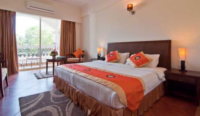 La-Gulls-Court-Resort-Room