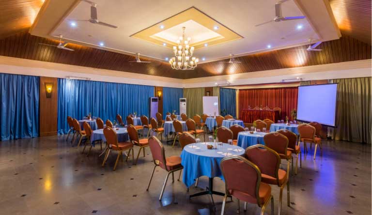 Palmarinha-Resort-and-Suites-Confrence-Room1