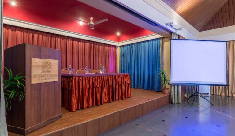 Palmarinha-Resort-and-Suites-confrence-room2