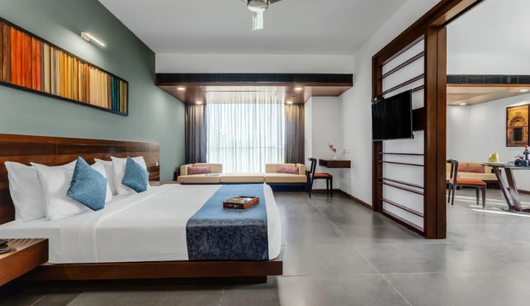 SinQ-prive-executive-suite-room