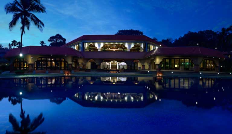 Taj-Fort-Aguada-Exterior-NightView