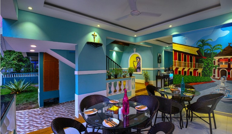 TreeHouse-nova-pool-side-restaurant