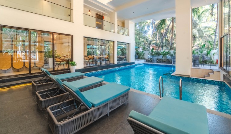 Vilmaris-Hotel-Swiming-pool