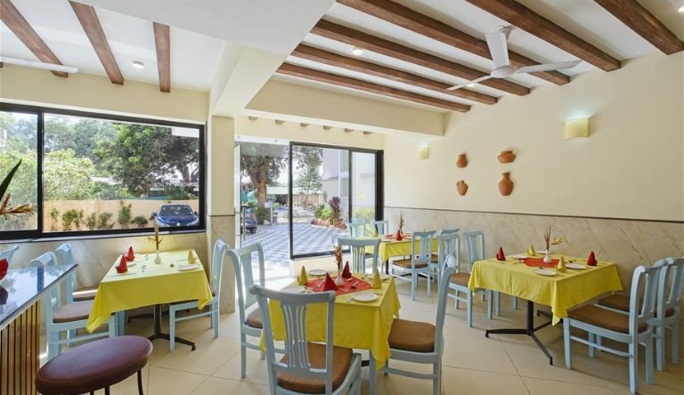 aastha-escape-resort-dining