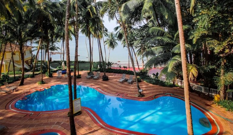 bambolim-beach-resort-pool