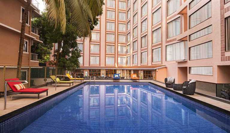fortune-select-candolim-swimming-pool