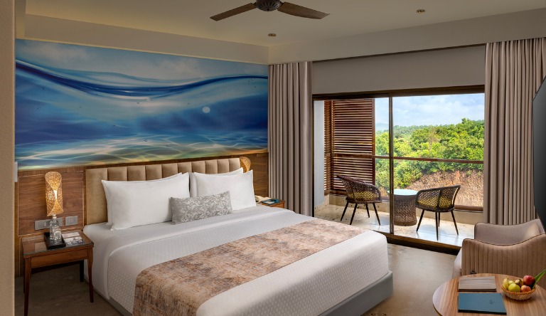 gateway-goa-palolem-hill-view-bedroom