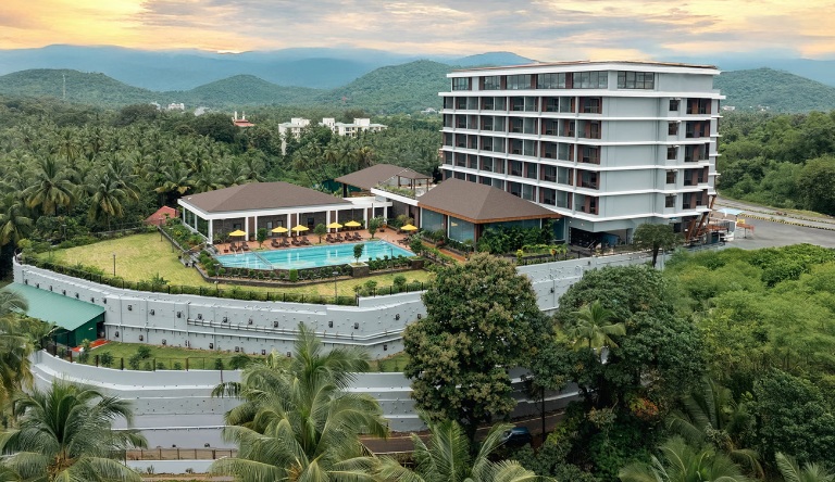 gateway-goa-palolem-pool