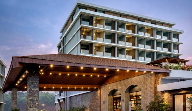 gateway-goa-palolem-porch