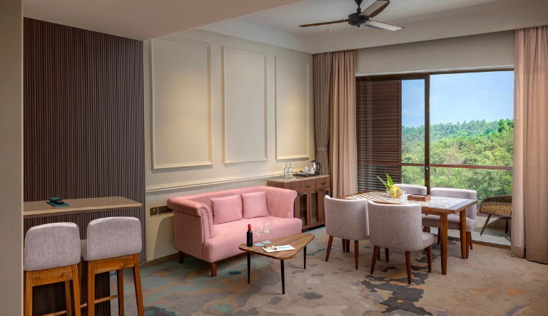 gateway-goa-palolem-suite-room-living