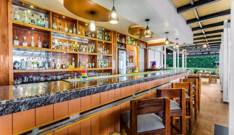 la-cabana-beach-&-spa-bar