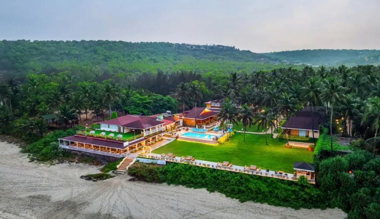 la-cabana-beach-&-spa-exterior